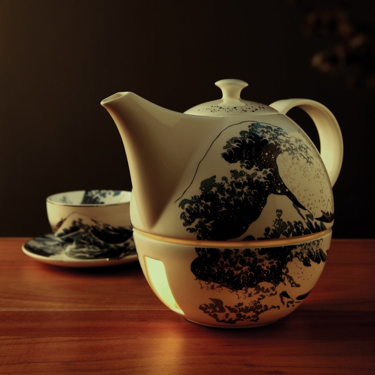 Goebel Teekanne mit Stövchen "Die große Welle" von Katsushika Hokusai