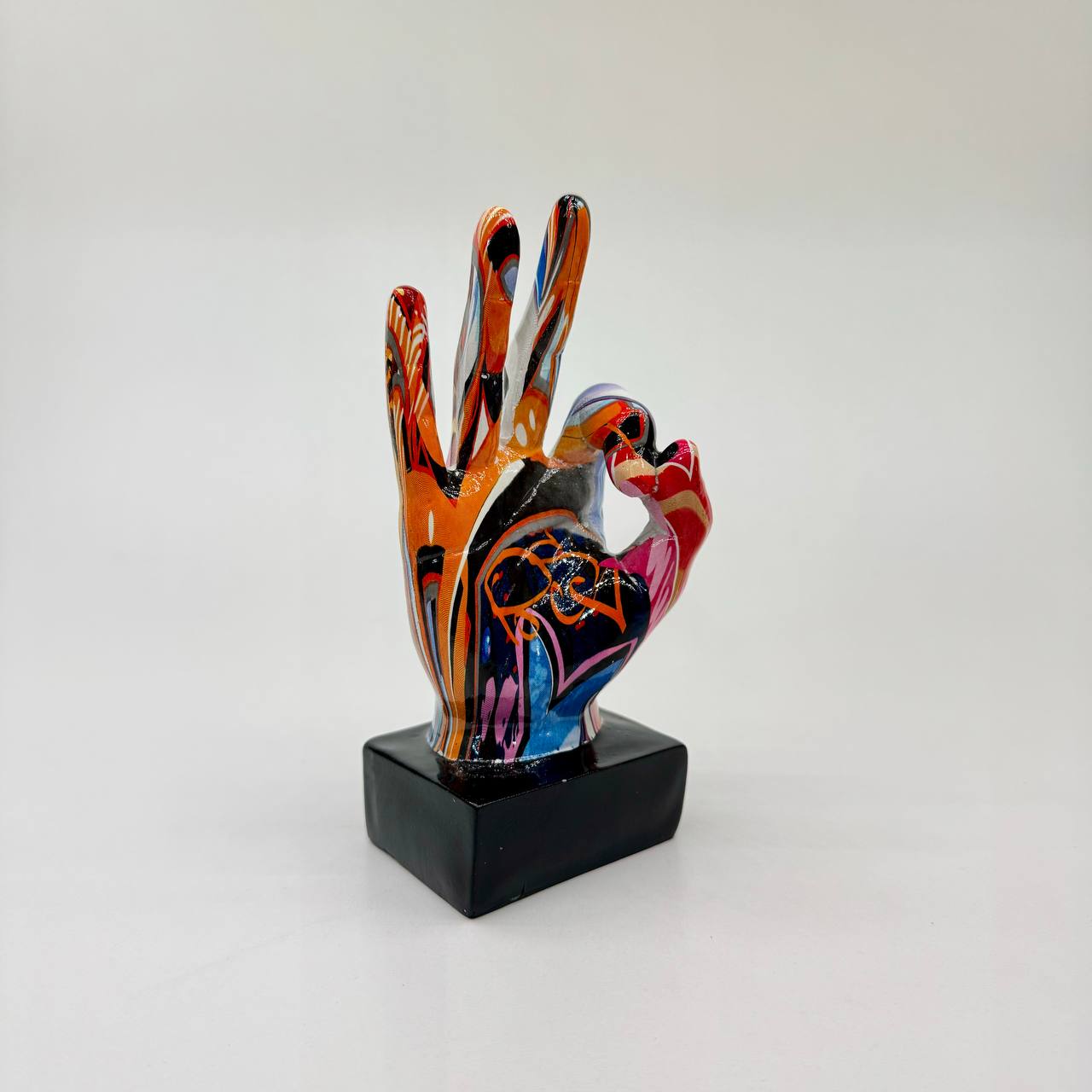 Handzeichen "OK" Street-Art bunt 16cm Dekofigur
