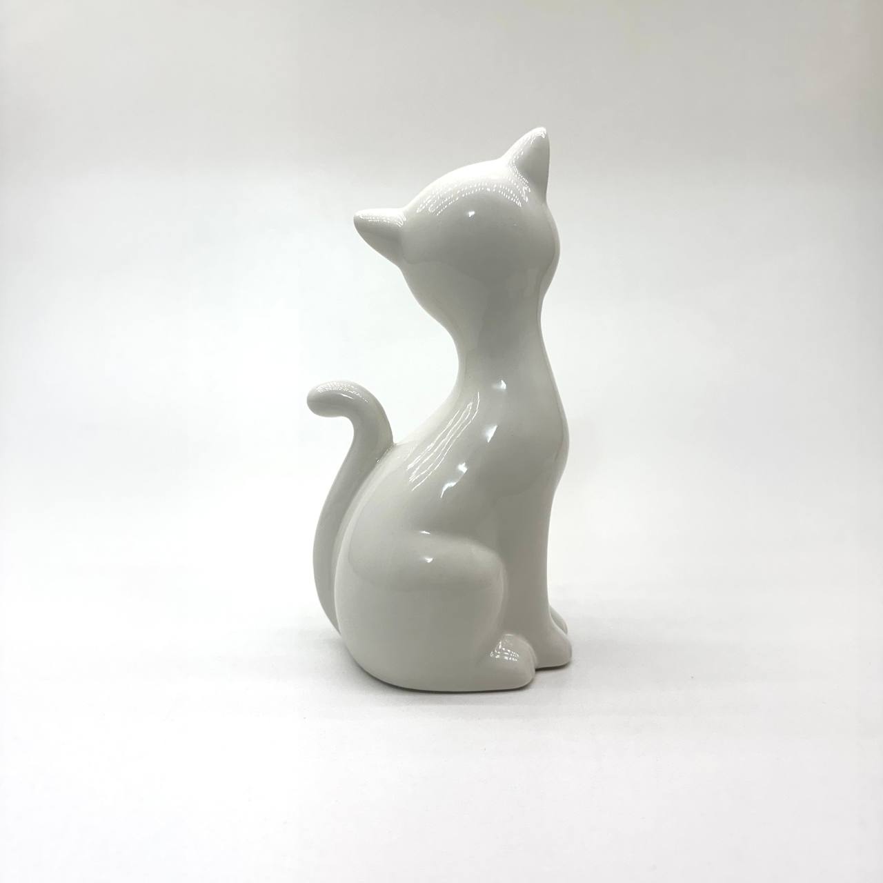 Katze Porzellan Weiß sitzend