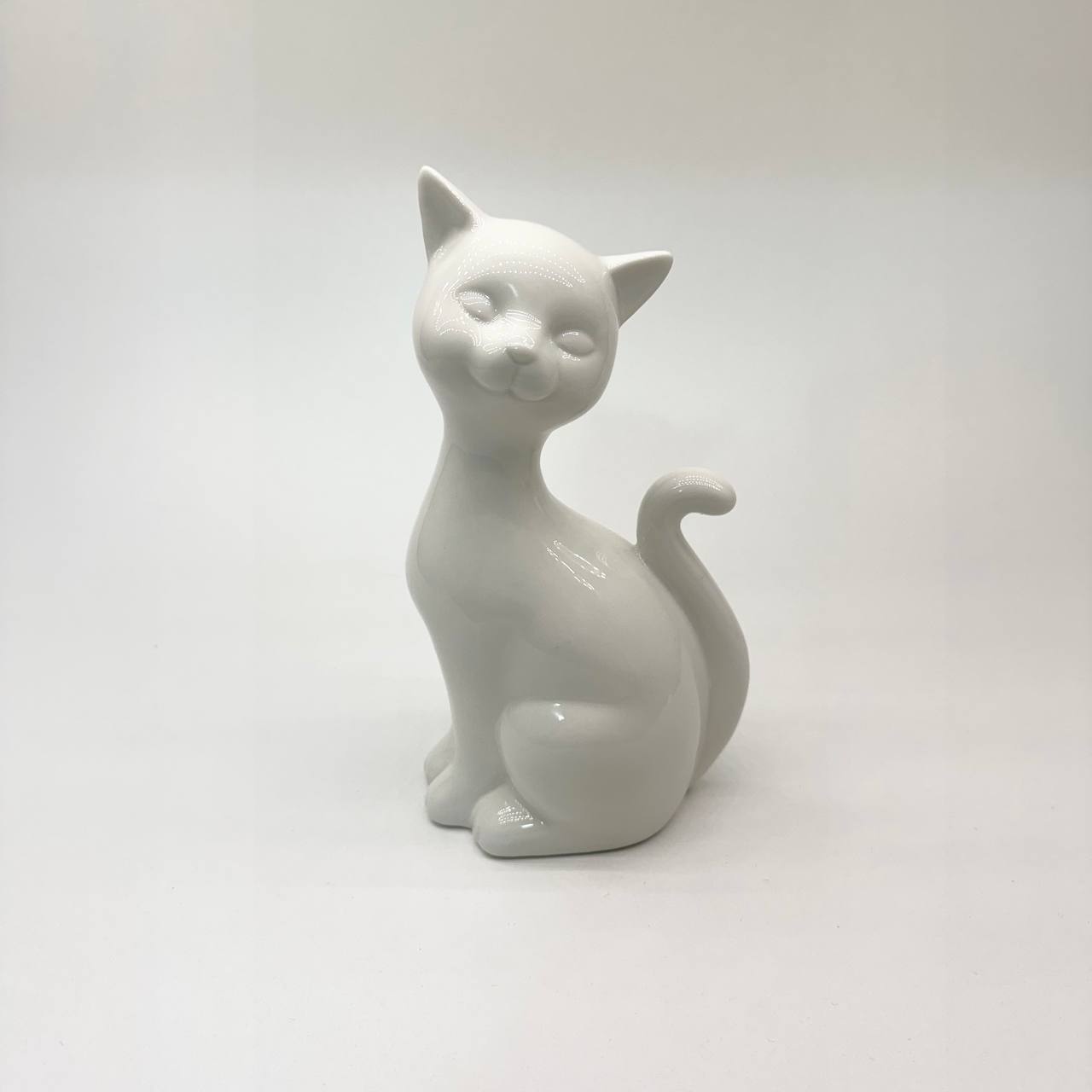 Katze Porzellan Weiß sitzend