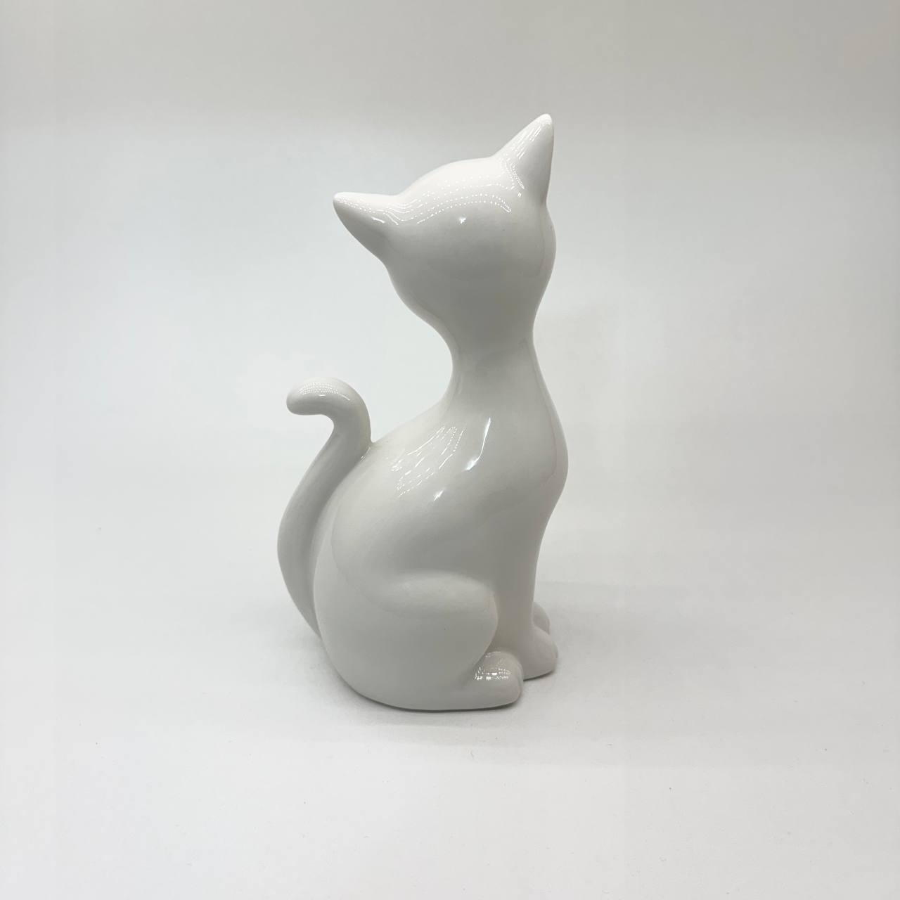 Katze Porzellan Weiß sitzend