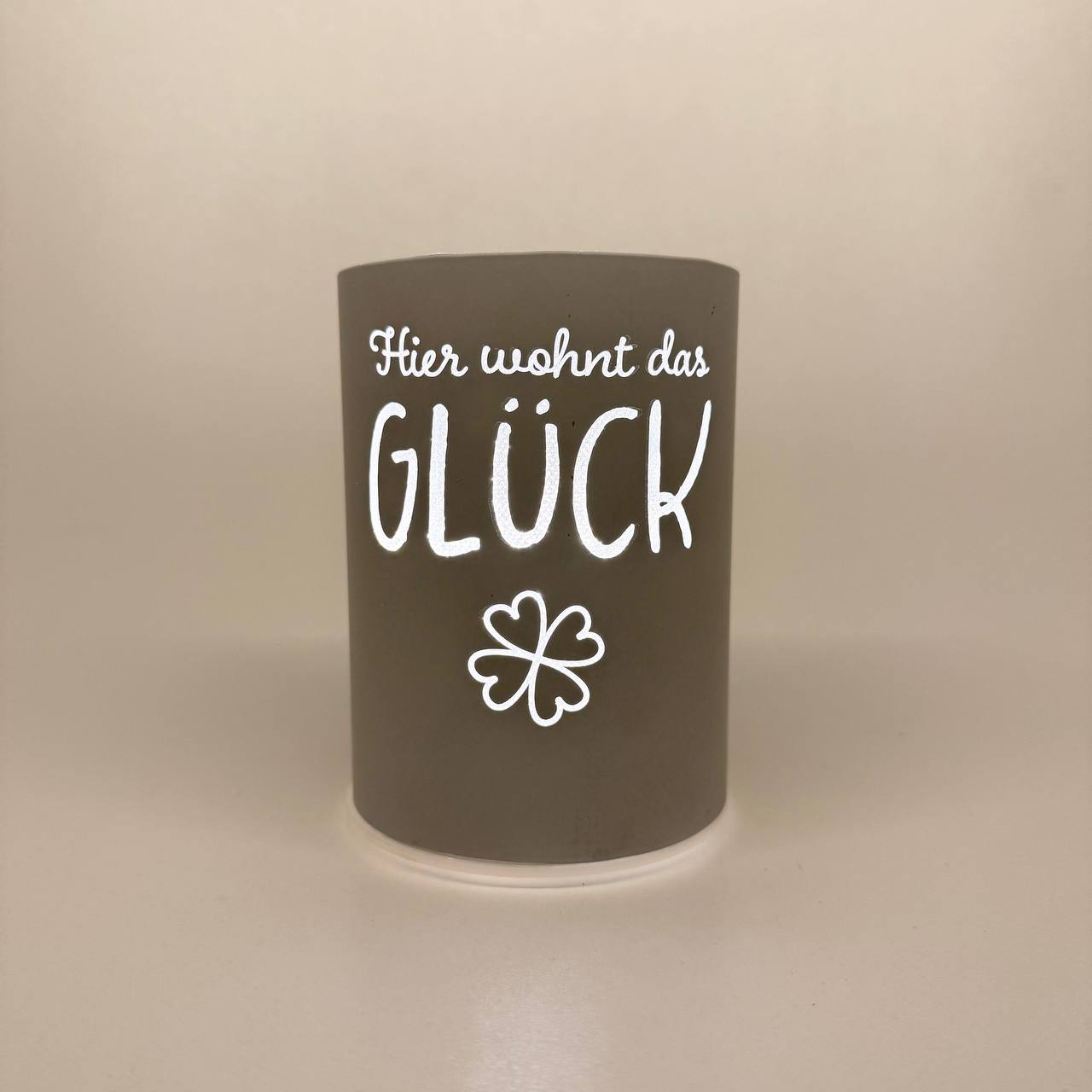 LED Tischlampe "Hier wohnt das Glück" Weiß 12cm x D 9cm
