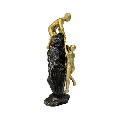 Der Aufstieg – Motivierende Skulptur mit Kletterfiguren in Gold 26cm