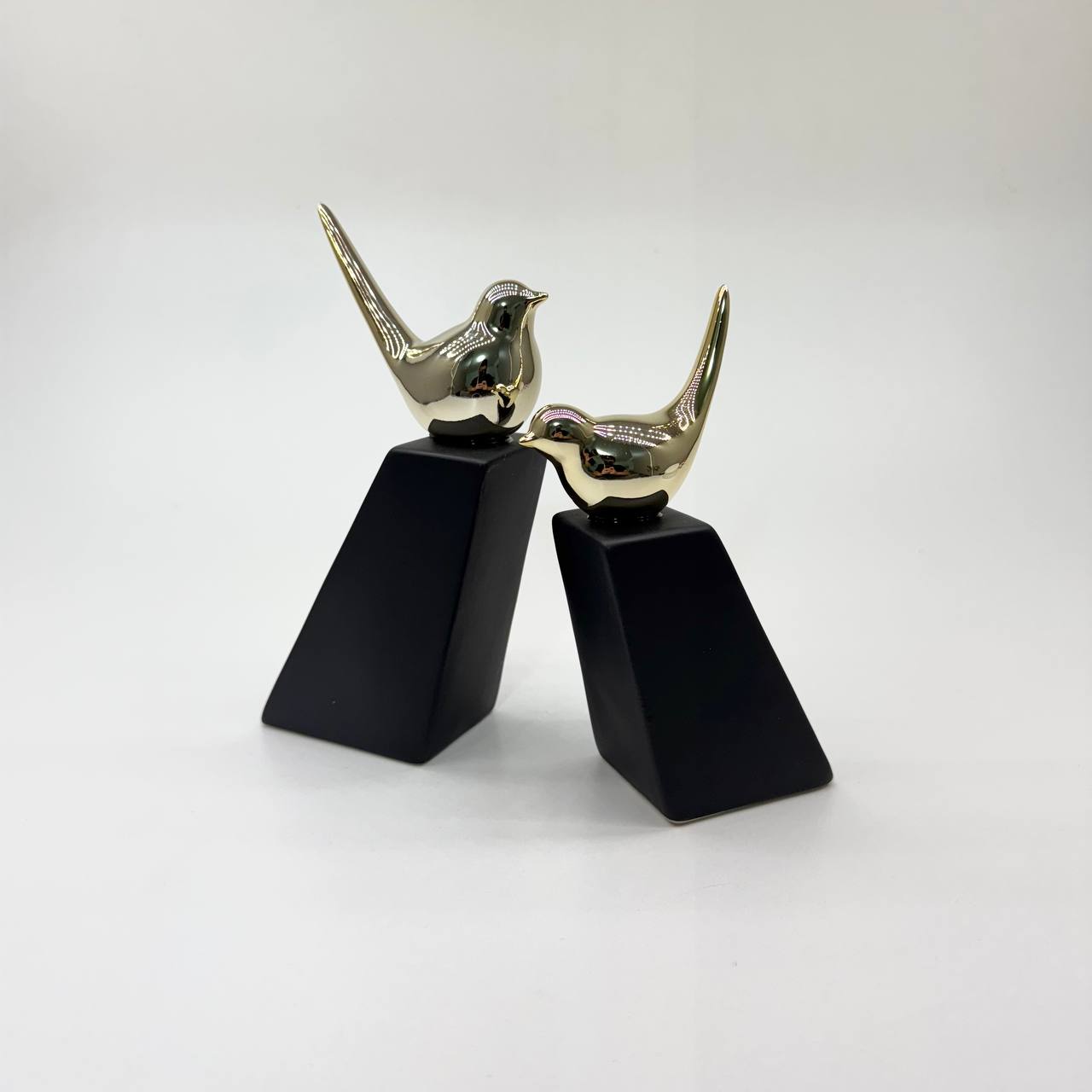 Deko Figur Goldene Vögel 2er Set auf schwarzem Sockel 18cm